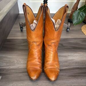 🚫 SOLD 🚫 Vintage Justin Leather Cowboy Boots